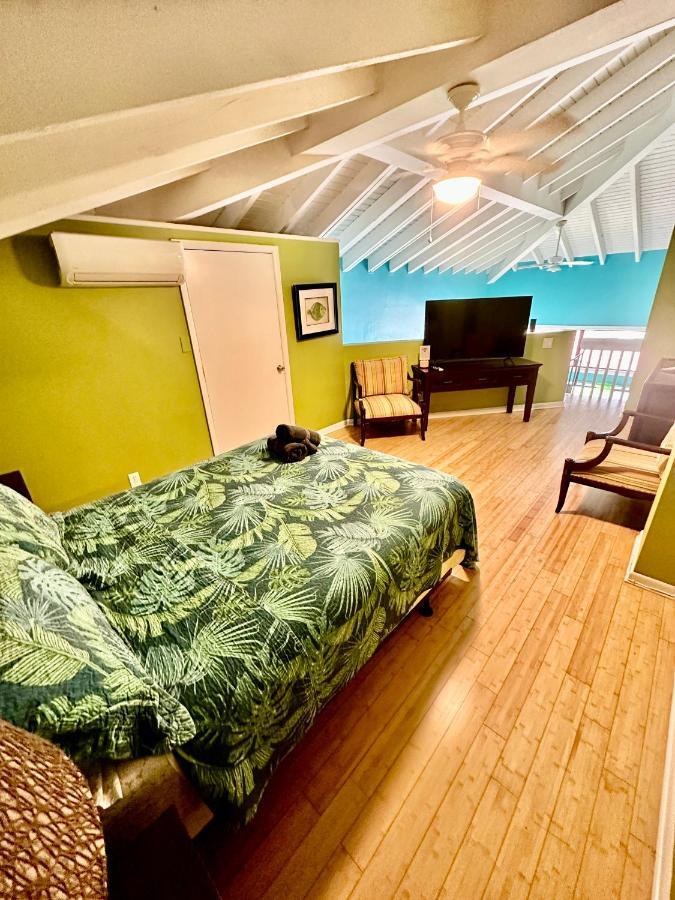 East End  Harbor View 2Bed 1Bath Loft In Downtown Red Hook!ヴィラ エクステリア 写真