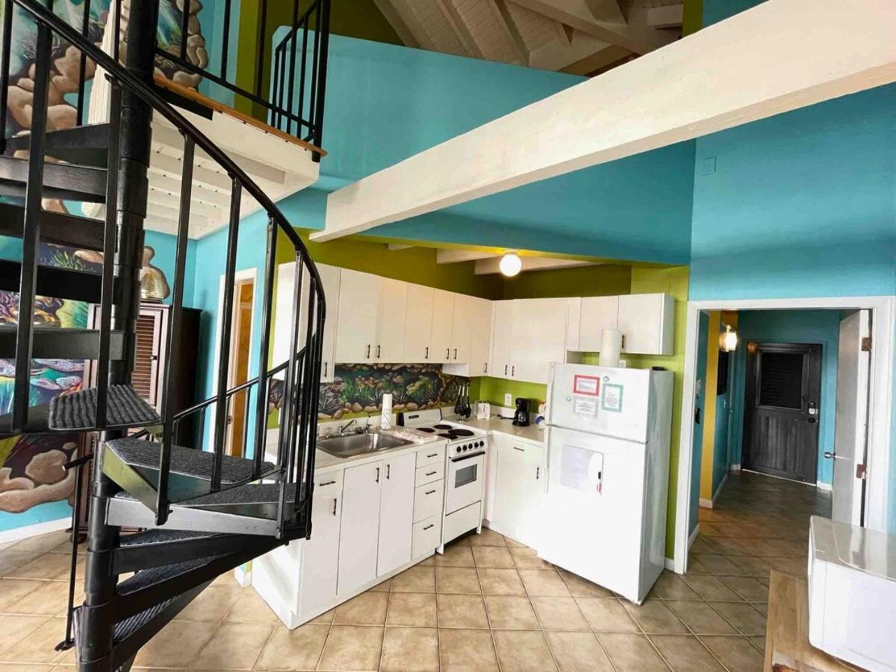 East End  Harbor View 2Bed 1Bath Loft In Downtown Red Hook!ヴィラ エクステリア 写真